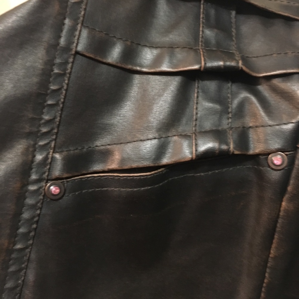 Rustic leather type jacket - Picture 7 of 8